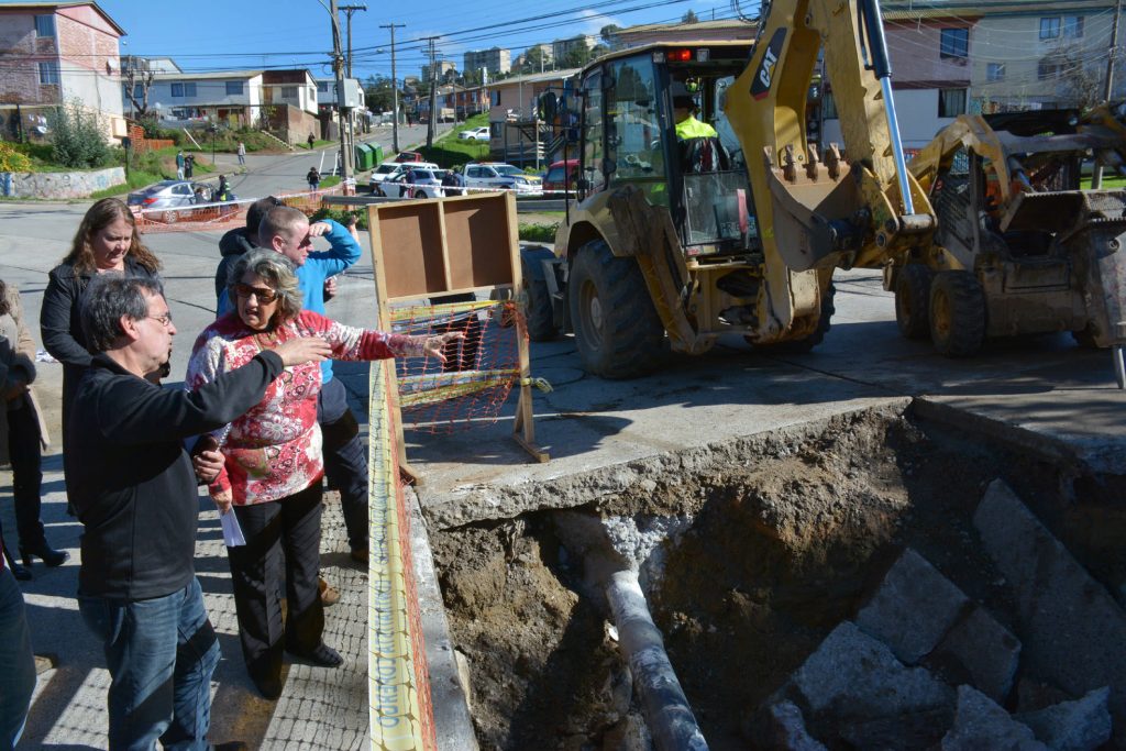 Imagen principal: Municipio de Viña del Mar inició urgente reparación de socavón de El Olivar