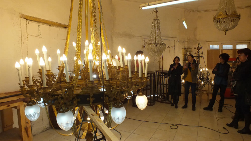 Municipio de Viña del Mar finaliza con éxito restauración de lámparas del Palacio Vergara y las pone a resguardo