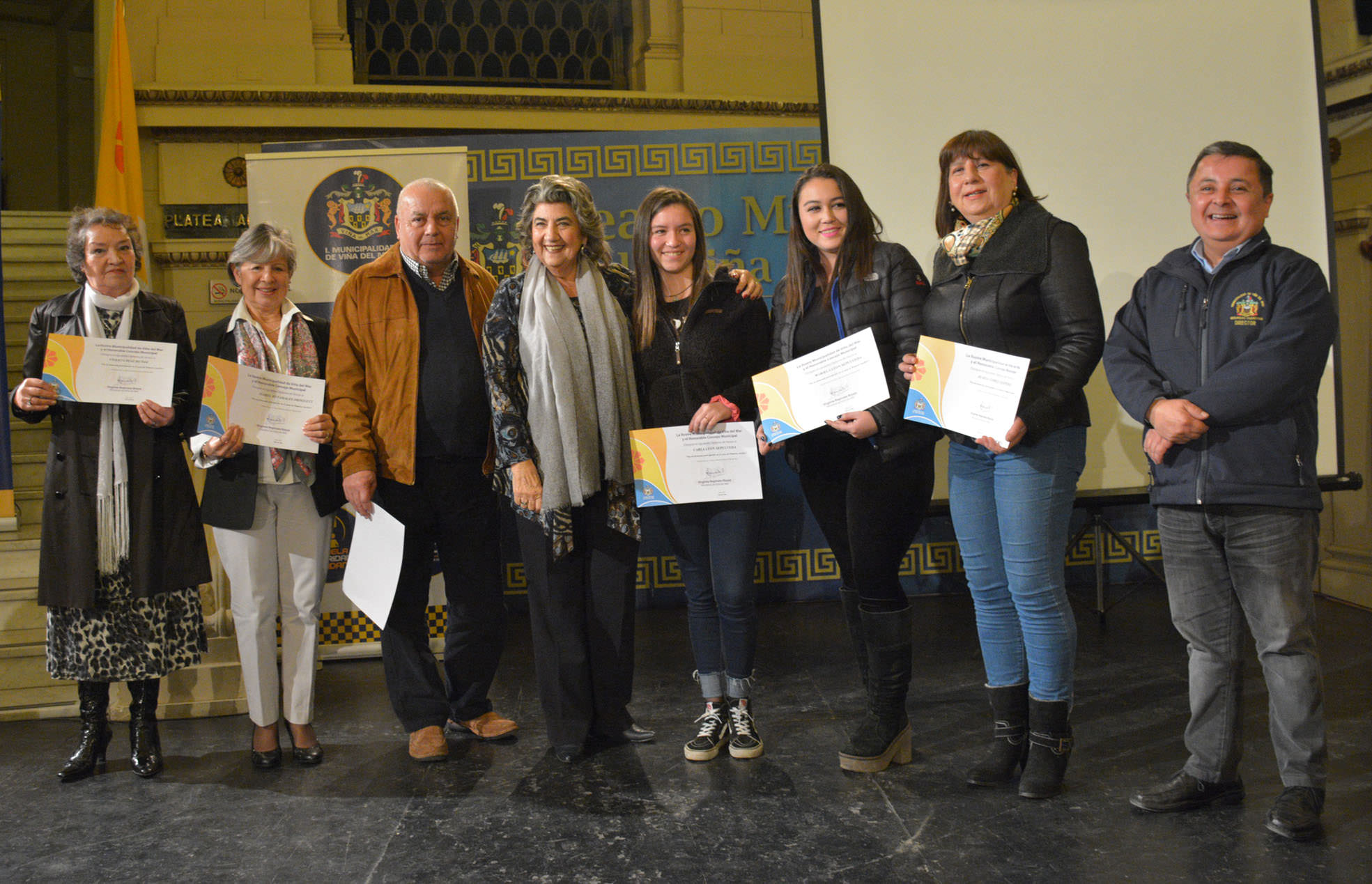 Vecinos de Viña del Mar recibieron certificación de parte de alcaldesa Virginia Reginato, sobre  cursos  de Seguridad Ciudadana