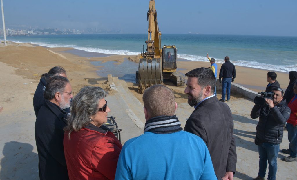 Imagen principal: Avance de trabajos de recuperación del borde costero fueron inspeccionados por alcaldesa Virginia Reginato