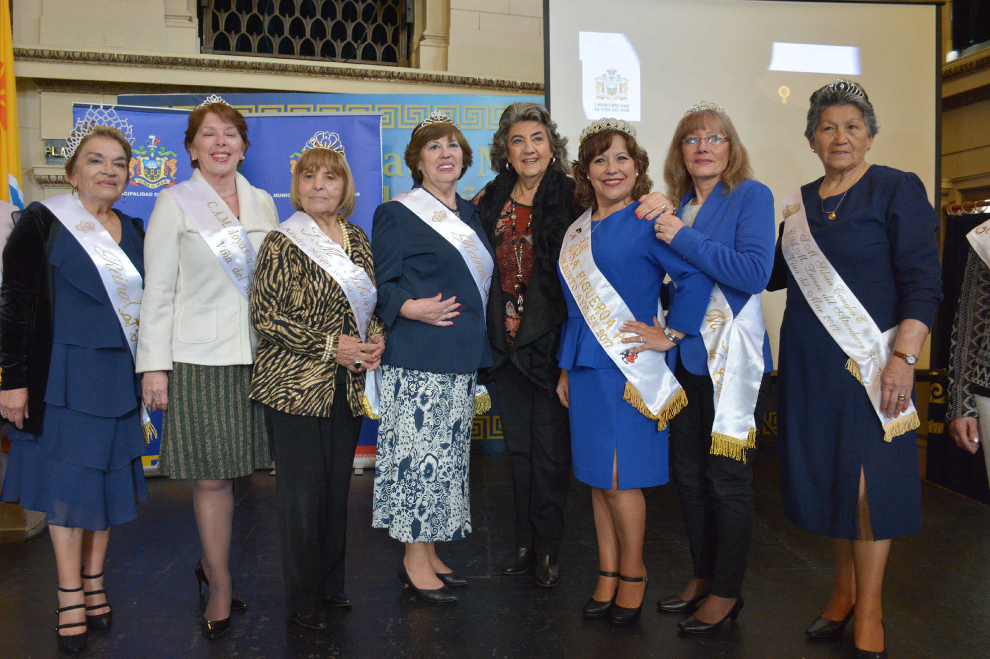Las 17 aspirantes al reinado del Adulto Mayor fueron presentadas por alcaldesa Virgini Reginato