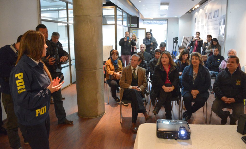 Imagen principal: Municipio de Viña del Mar impulsa uso seguro del internet con charlas a padres y apoderados