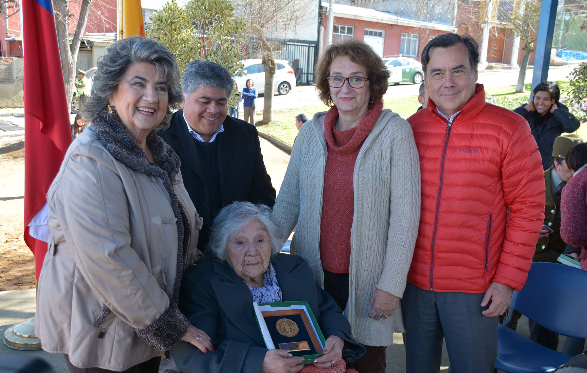 Santa Inés celebró 108 años con reconocimiento a  vecinos y desfile encabezado por  alcaldesa Virginia Reginato