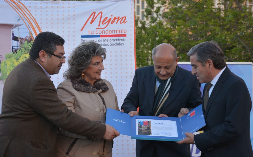 Imagen principal: Subsidios para la mayor inversión  en mejoramiento de condominios sociales de Viña del Mar, entregaron alcaldesa Virginia Reginato y MINVU