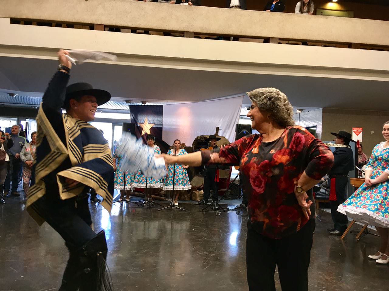 Grupo folclórico Peuco dió la bienvenida a las fiestas patrias en municipio viñamarino