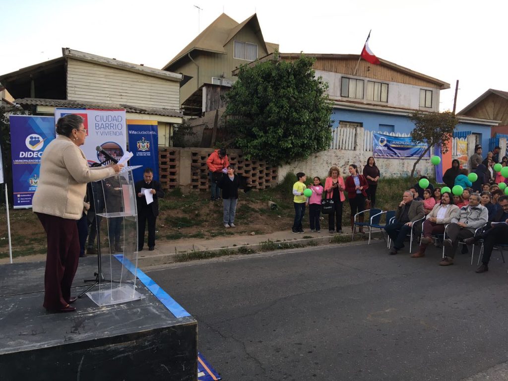 Imagen principal: Encendido de mejoramiento de luminarias en Reñaca Alto encabezó alcaldesa Virginia Reginato