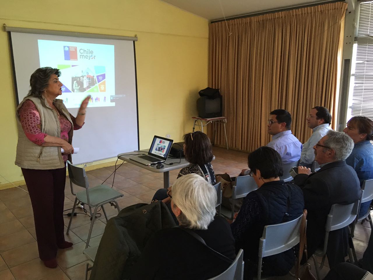 Beneficiados de pavimentos participativos conocieron proyectos en reunión con alcaldesa Virginia Reginato