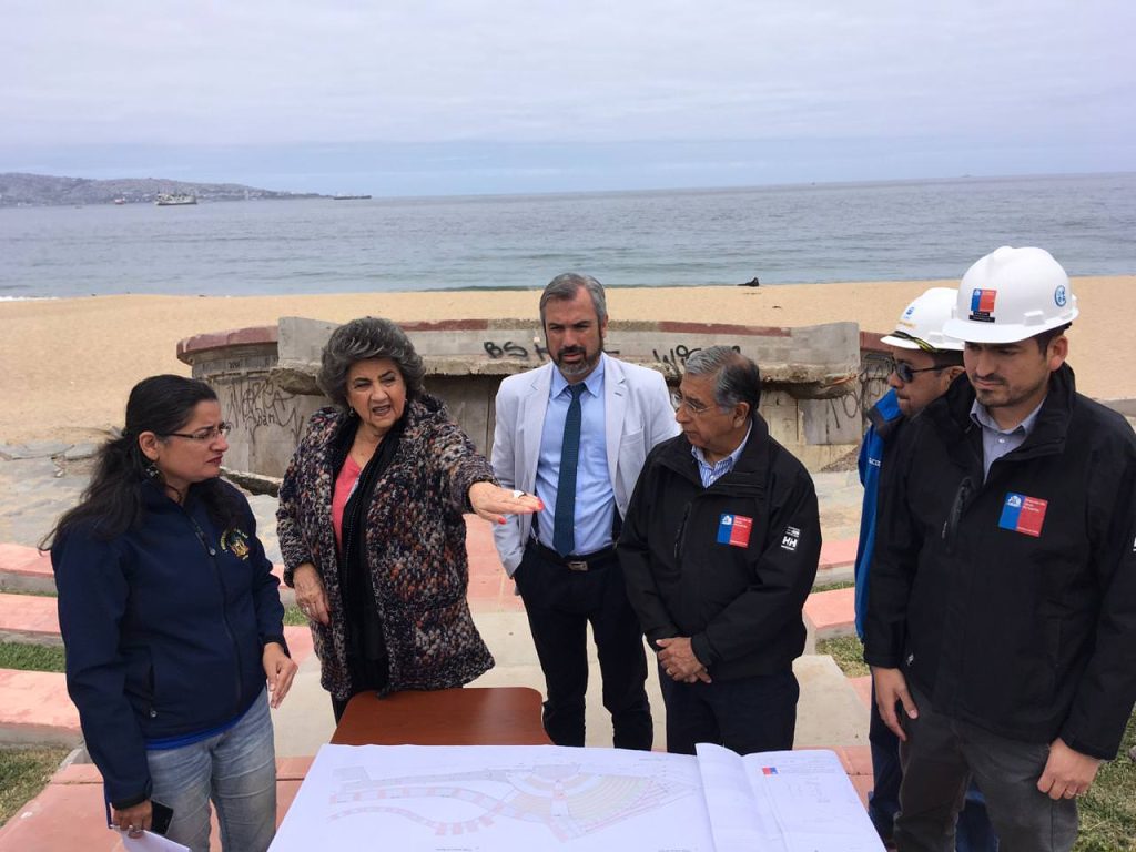 Imagen principal: Inicio de obras para reponer escenario de anfiteatro de Playa del deporte destacó alcaldesa Virginia Reginato