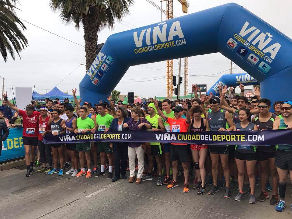 Un millar de personas participaron en última fecha de las Corridas Familiares 2017, que organiza la Municipalidad de Viña del Mar