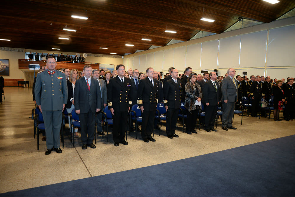 Mejor alumna graduada de Escuela Naval recibió premio Municipalidad de Viña del Mar