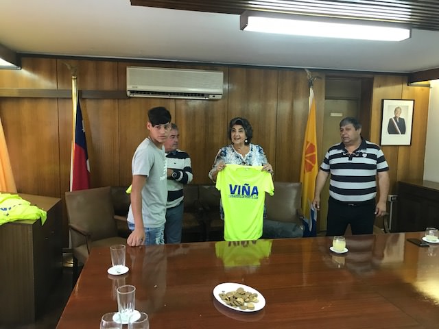 Selección de fútbol sub 15 de  Forestal que representará a la región en campeonato nacional fue despedida por alcaldesa Virginia Reginato