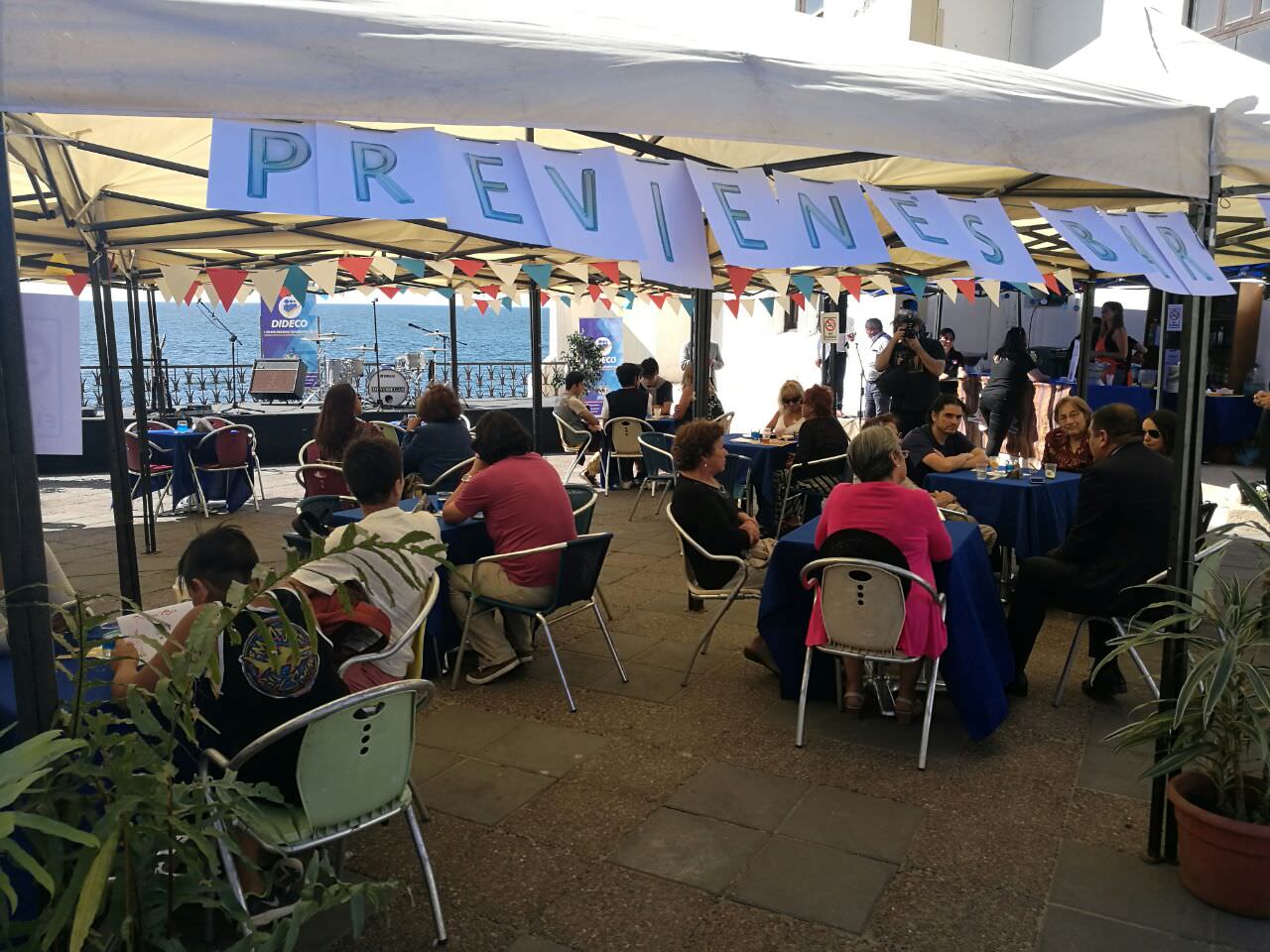 En Viña del Mar, Senda lanzó campaña de verano con un bar de tragos sin alcohol en Viña del Mar 