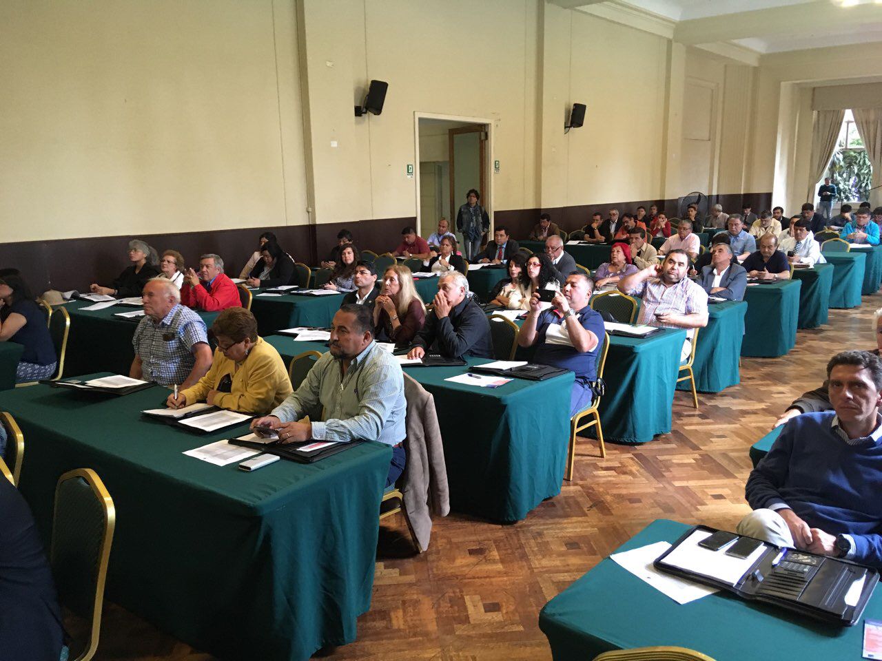 Municipios de todo Chile abordan y comparten experiencias sobre seguridad ciudadana y protección civil en Viña del Mar