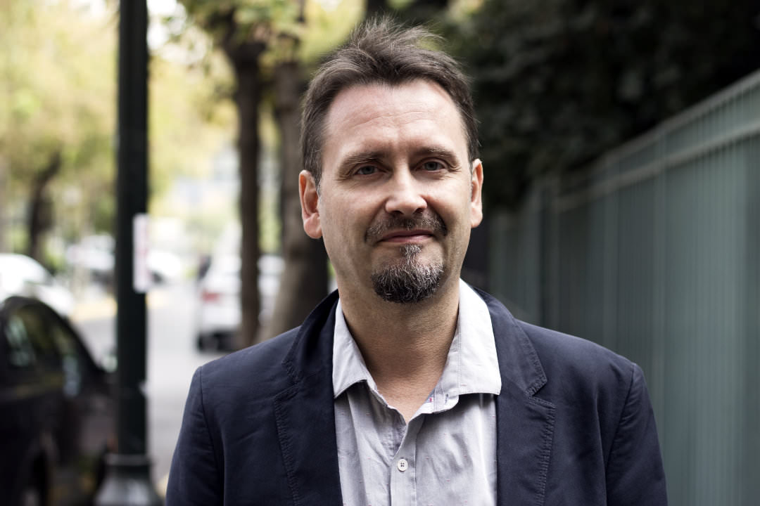 Municipio invita a presentación de última novela de Carlos Tromben en el ciclo “Viña Lee”