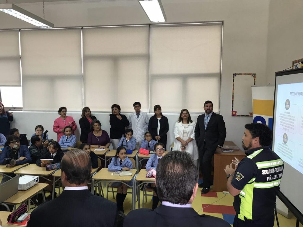 Imagen principal: Plan “Regreso a clases seguro” informó alcaldesa Virgina Reginato en el primer día escolar