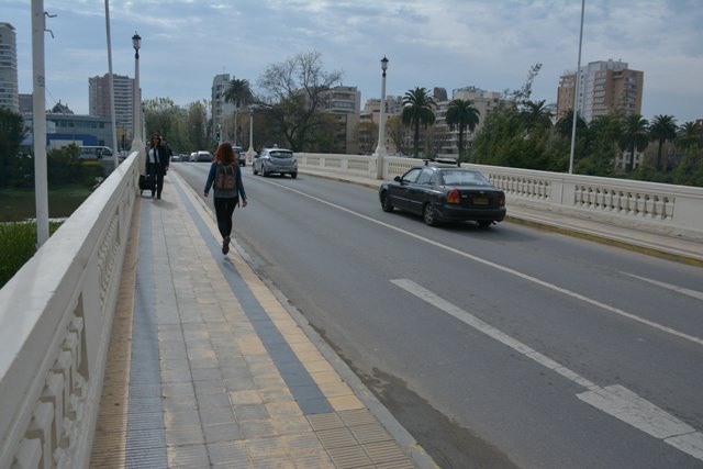Municipio de Viña del Mar mejorará las aceras en tres puentes