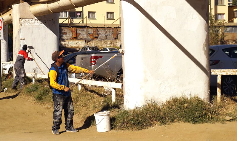 Municipio de Viña del Mar realiza operativo de limpieza integral en el estero