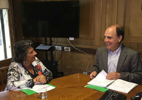 Alcaldesa Virginia Reginato gestiona soluciones para Viña