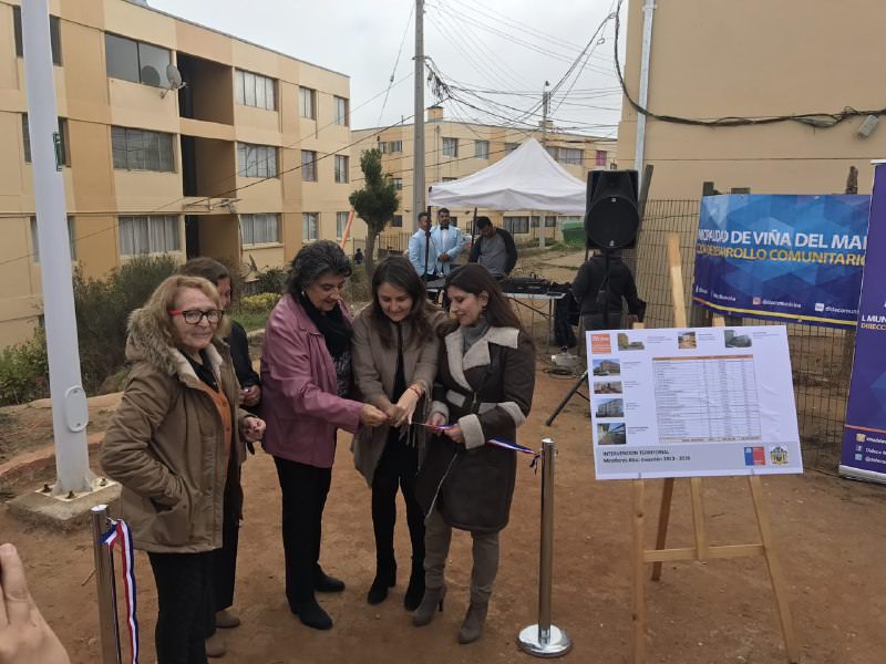Inauguran obras de mejoramiento e instalación de paneles solares en condominio social El Raulí en Viña del Mar