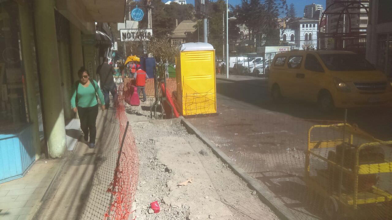 Municipio de Viña del Mar inició obras de reposición de aceras en calles céntricas de la comuna