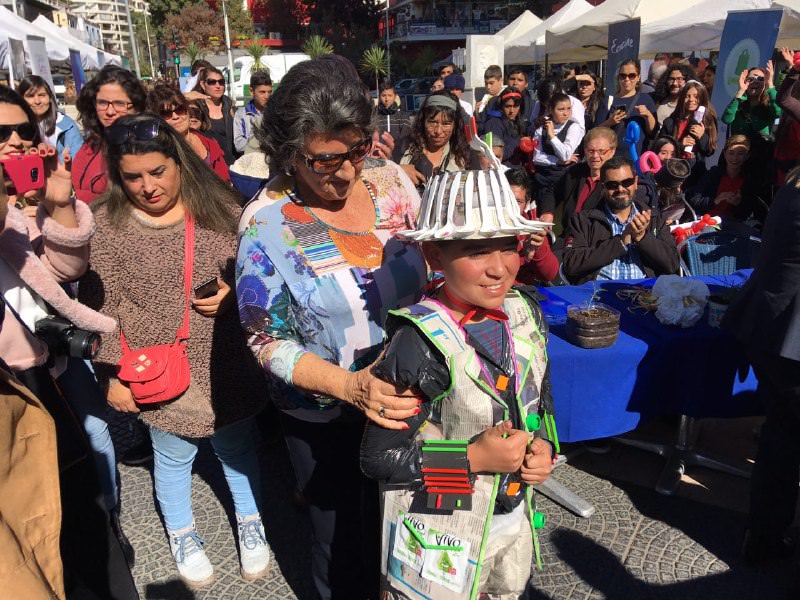 Municipio de Viña del Mar conmemoró el Día Mundial del reciclaje con feria ambiental y desfile de modas con elementos reutilizables