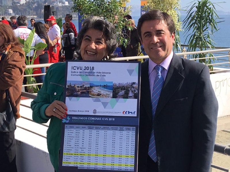 Alcaldesa Virginia Reginato y alcalde de Los Andes comparten resultados de índices de calidad de vida