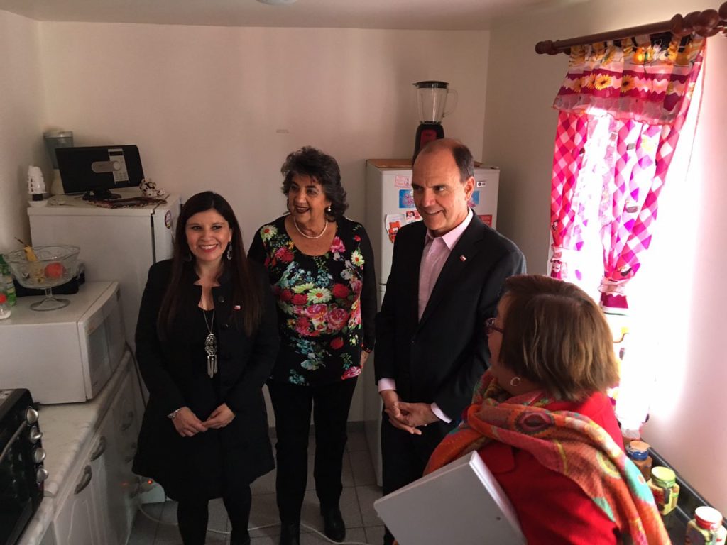 Imagen principal: Proyecto habitacional de Glorias Navales que fue reconocido por ONU-Hábitat fue inaugurado por alcaldesa Virginia Reginato y Ministro de Vivienda