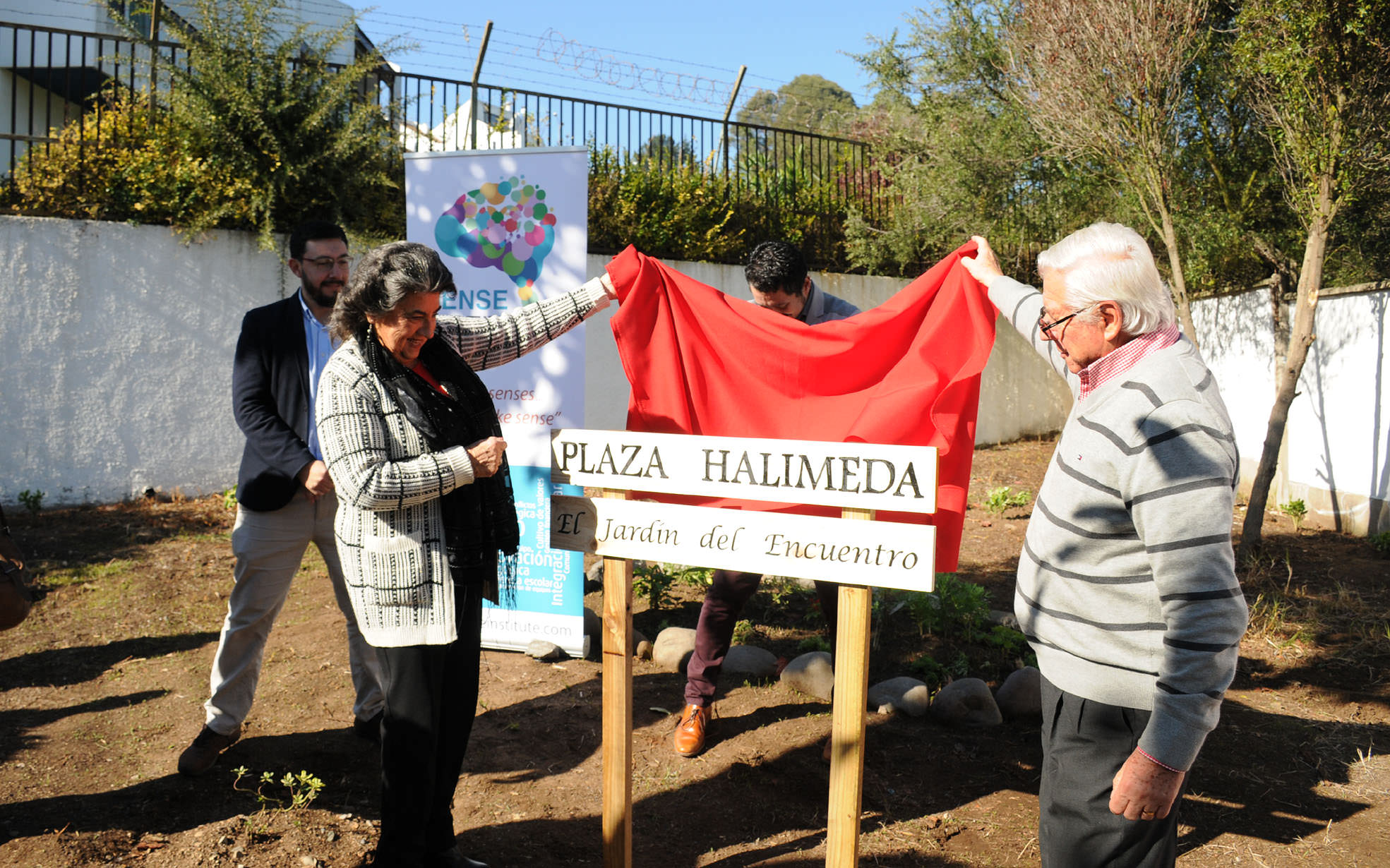 Espacio público recuperado por vecinos en Jardín del Mar inauguró alcaldesa Virginia Reginato