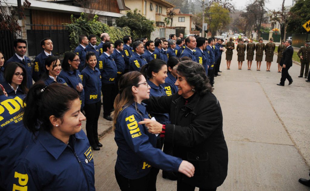 Imagen principal: Labor de la policía de investigaciones fue valorada por alcaldesa Virginia Reginato en 85º aniversario institucional