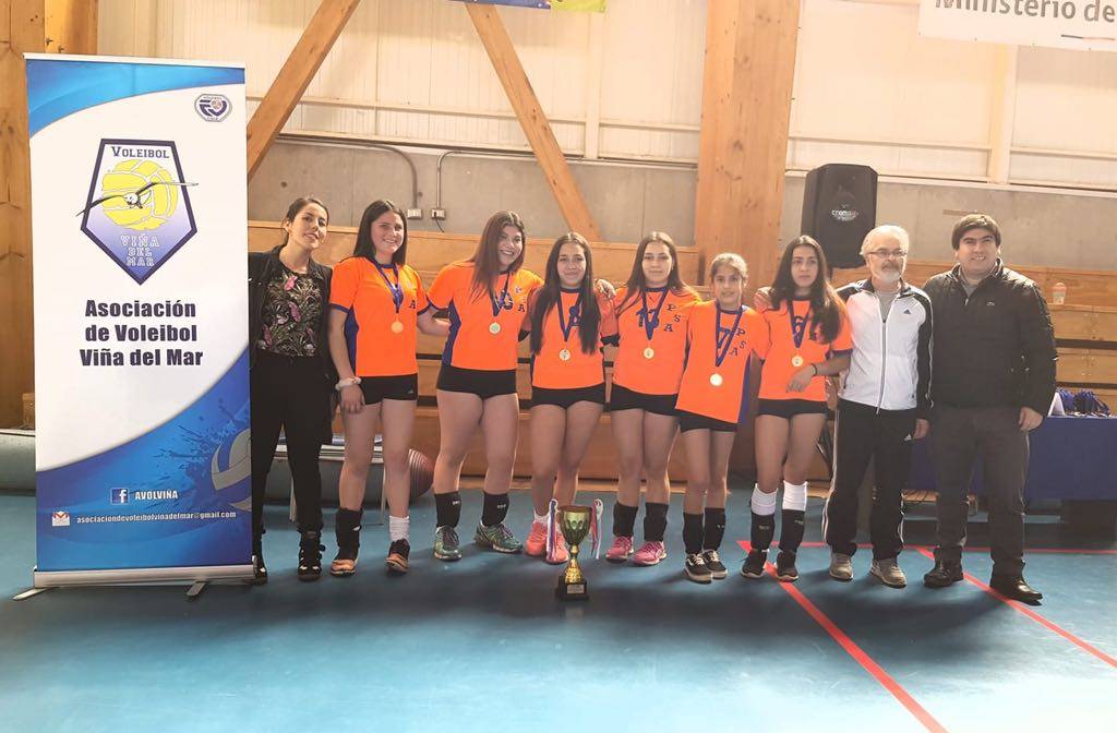 Escuela de vóleibol de la Casa del Deporte de Viña del Mar tuvo brillante actuación en torneo apertura de Avolviña 2018