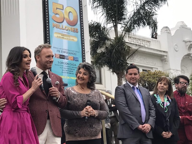 Alcaldesa Virginia Reginato confirmó a María Luisa Godoy y Martín Cárcamo como animadores del 60º Festival de la canción de Viña del Mar