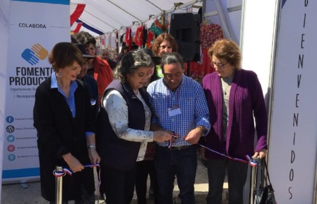 Atractivos productos dieciocheros ofrece Feria costumbrista en Viña del Mar