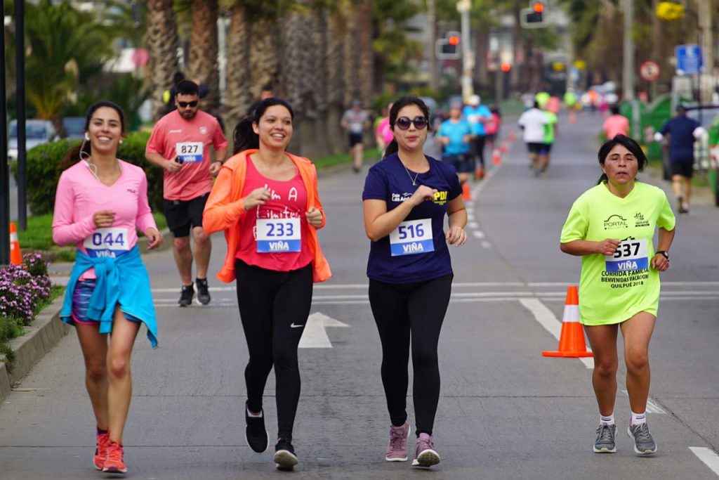 Imagen principal: Aficionados al running disfrutaron en Viña del Mar de la cuarta fecha de las Corridas familiares