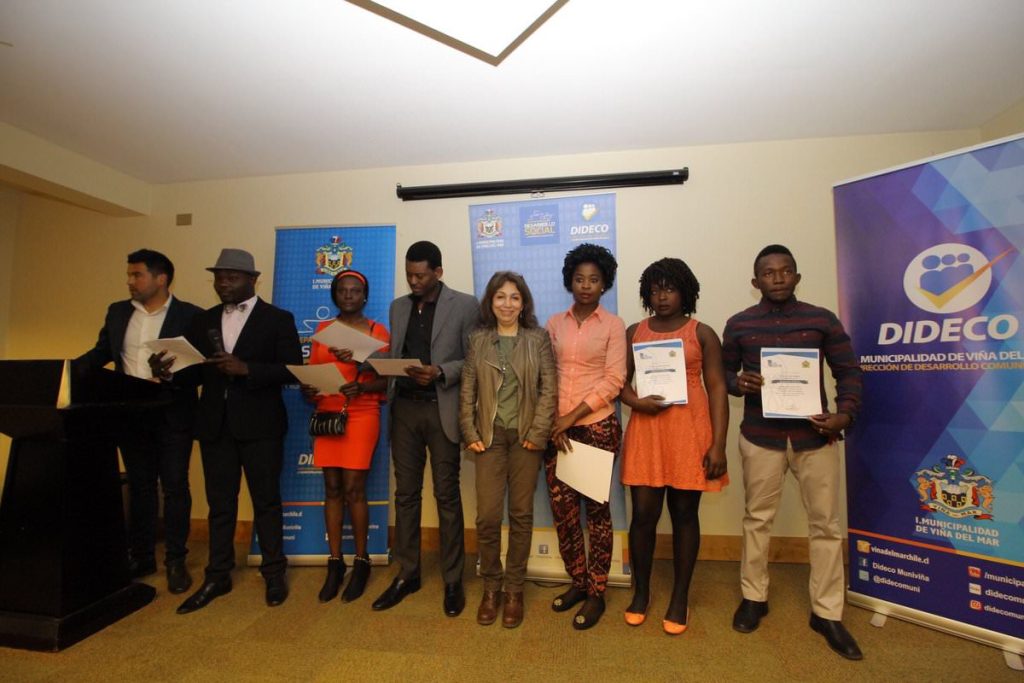 Imagen principal: Con gran éxito municipio de Viña del Mar realizó curso de español a migrantes haitianos