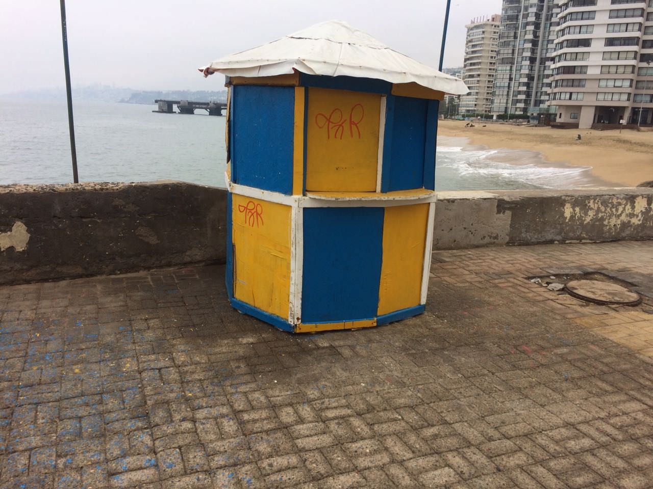 Municipalidad de Viña del Mar retira kioskos y casetas en desuso