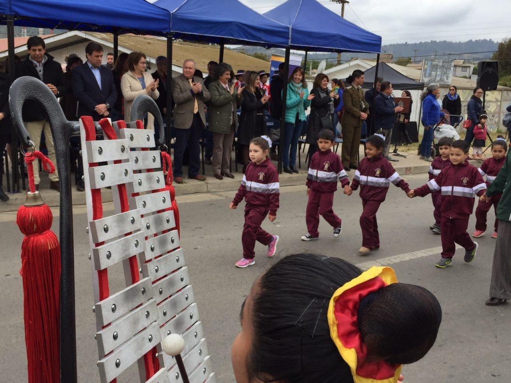Imagen principal: Reñaca Alto conmemoró 62 años de vida comunitaria con desfile escolar