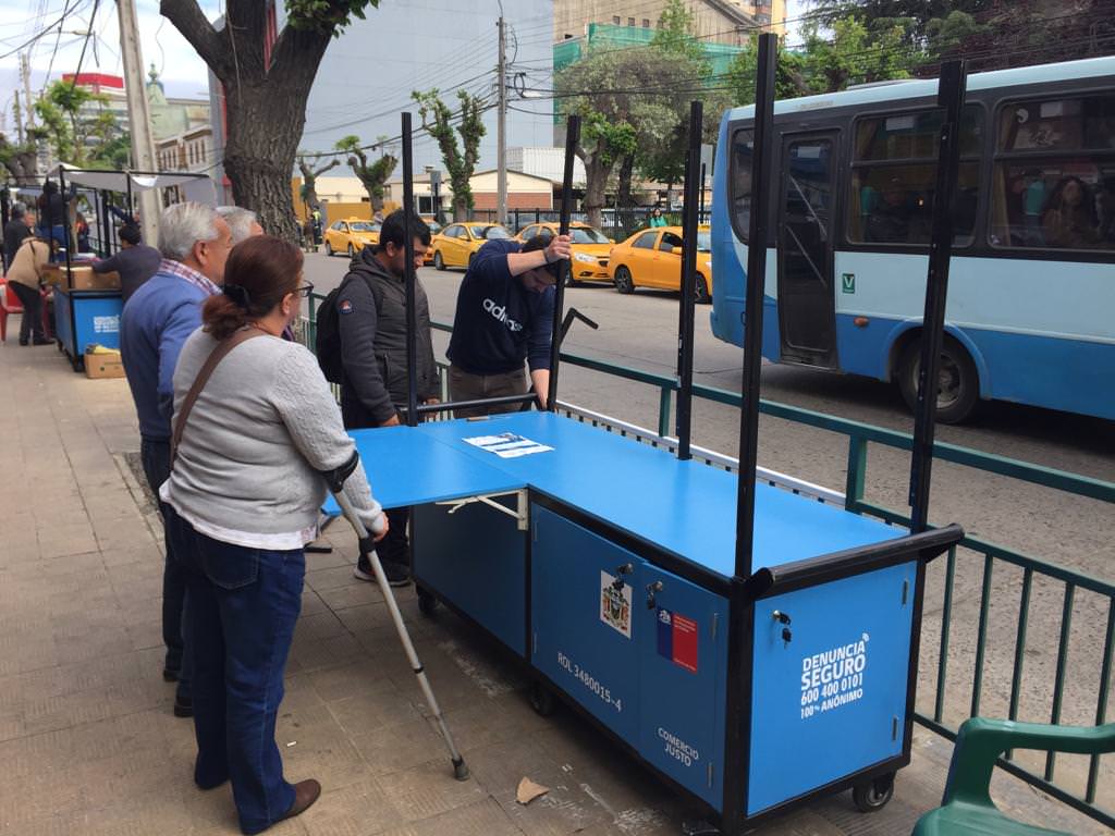 Municipio de Viña del Mar entregó módulos para ordenamiento comercial de calles Quillota y Valparaíso Oriente