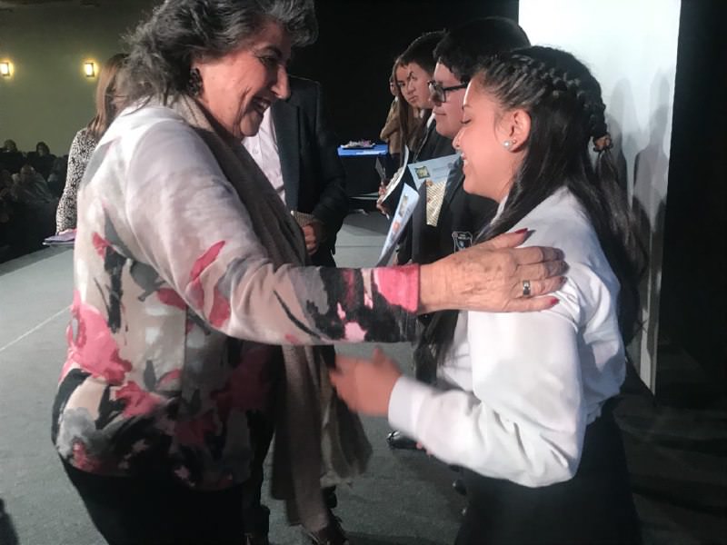 74 alumnos de Enseñanza Media de Viña del Mar reciben beca Presidente de la República