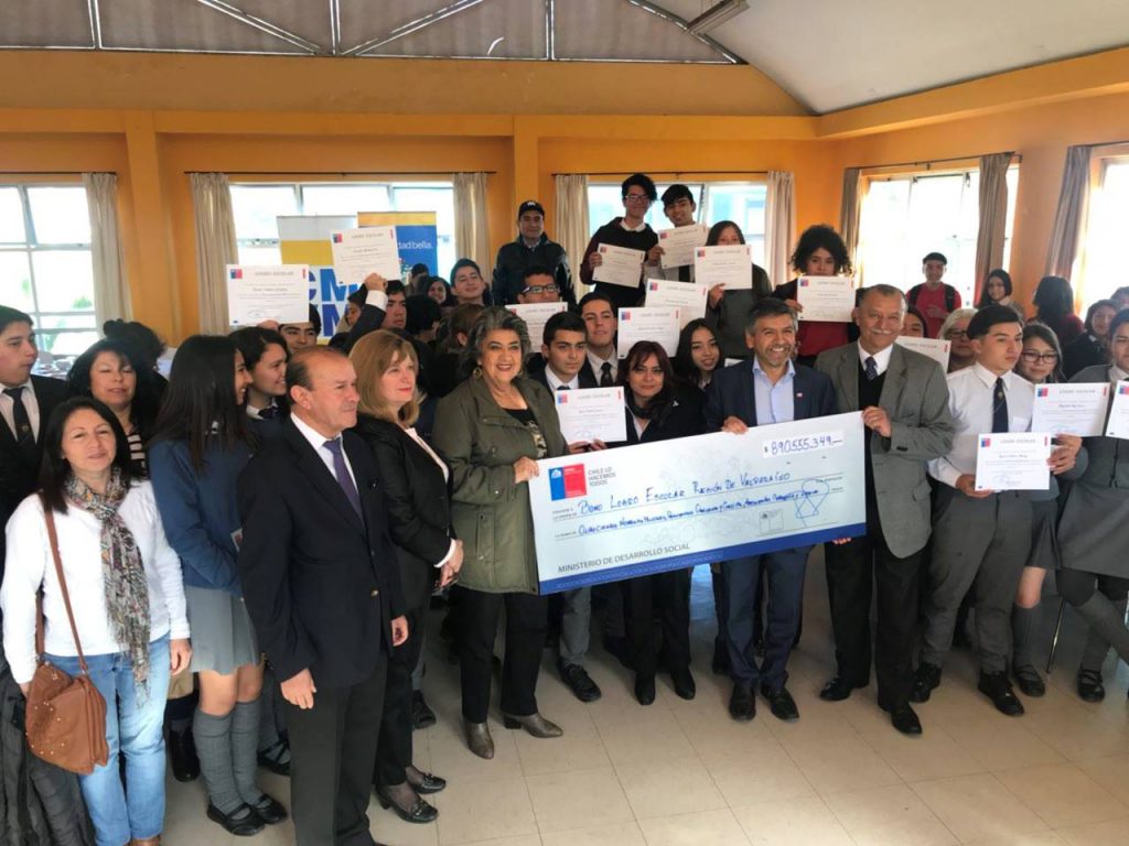 Imagen de la noticia: Entrega bono escolar