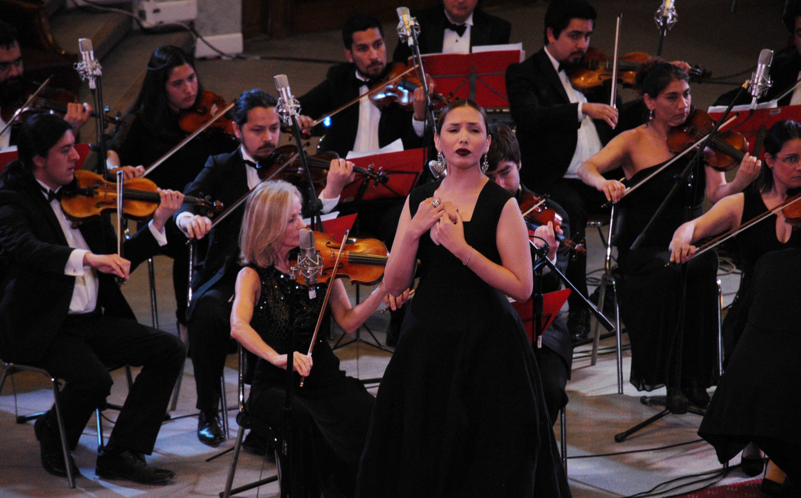 Soprano chilena Alyson Rosales ganó XLV  Concurso Internacional de ejecución musical