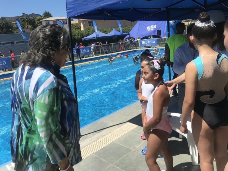 Nuevos cursos debutan en programa municipal de actividades acuáticas 2019 en Viña del Mar