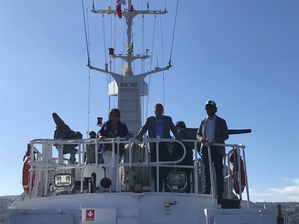 Imagen principal: Autoridades comunales inspeccionaron plataformas de lanzamiento para espectáculo Año Nuevo en el Mar 2019