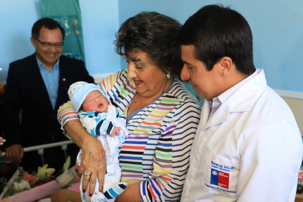 Imagen principal: Los primeros bebés nacidos el 2019 en el Hospital Fricke visitó alcaldesa Virginia Reginato
