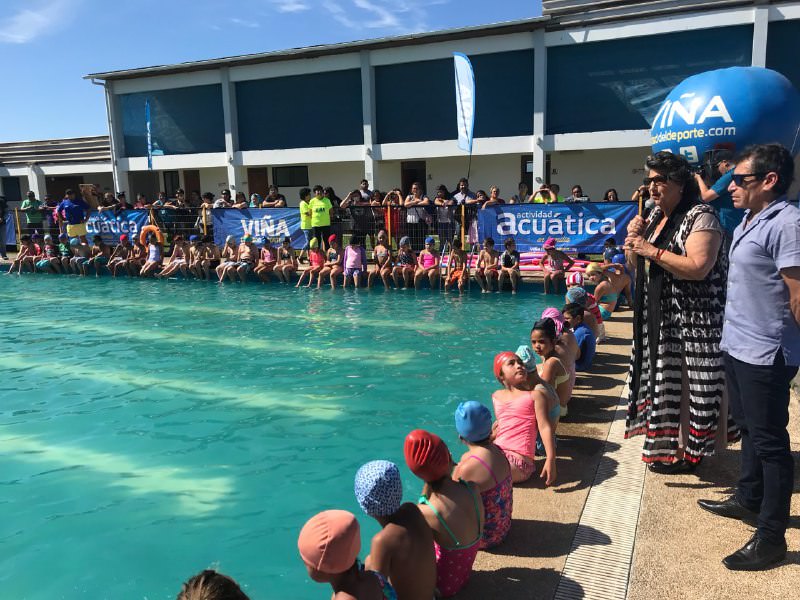Más de 4 mil viñamarinos disfrutarán de cursos de natación gratuitos durante el verano