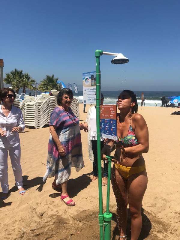 En Reñaca se implementó la primera ducha ecológica con agua de mar en el país
