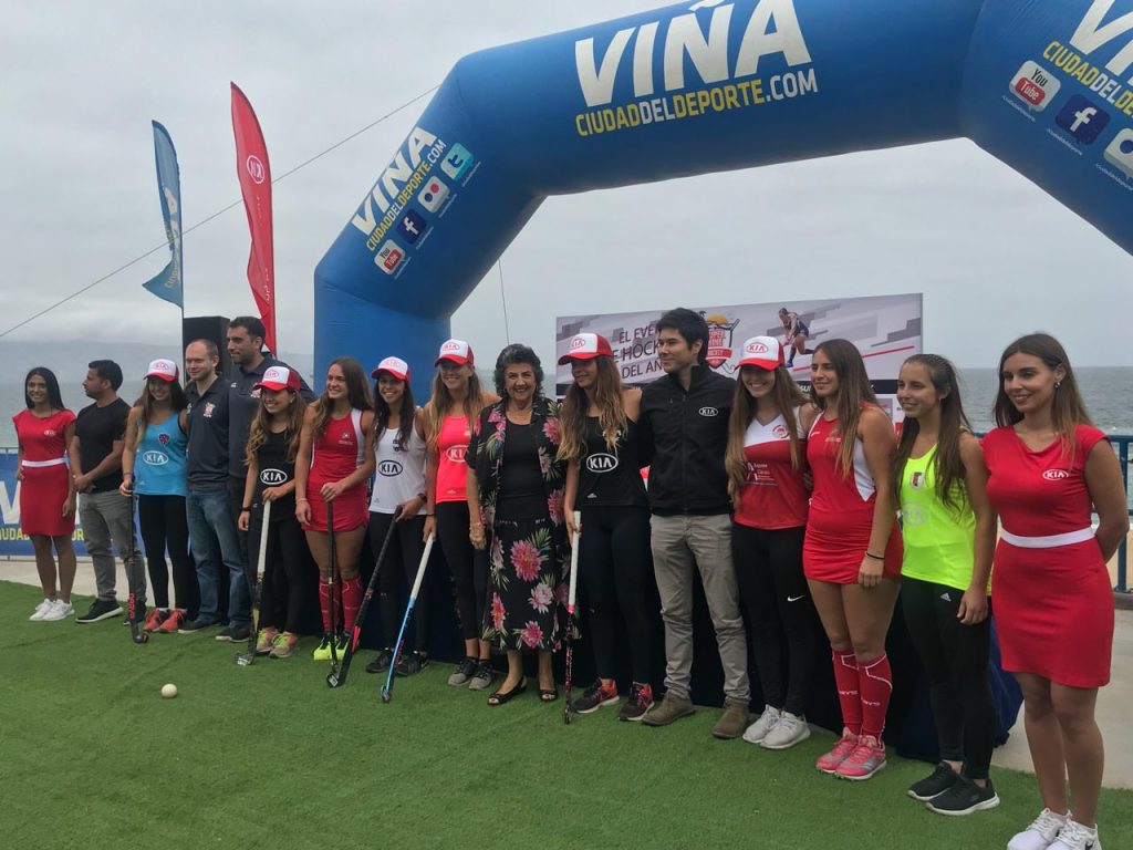 Imagen principal: Niños de Viña del Mar aprenderán técnicas básicas de hockey césped en clínica deportiva