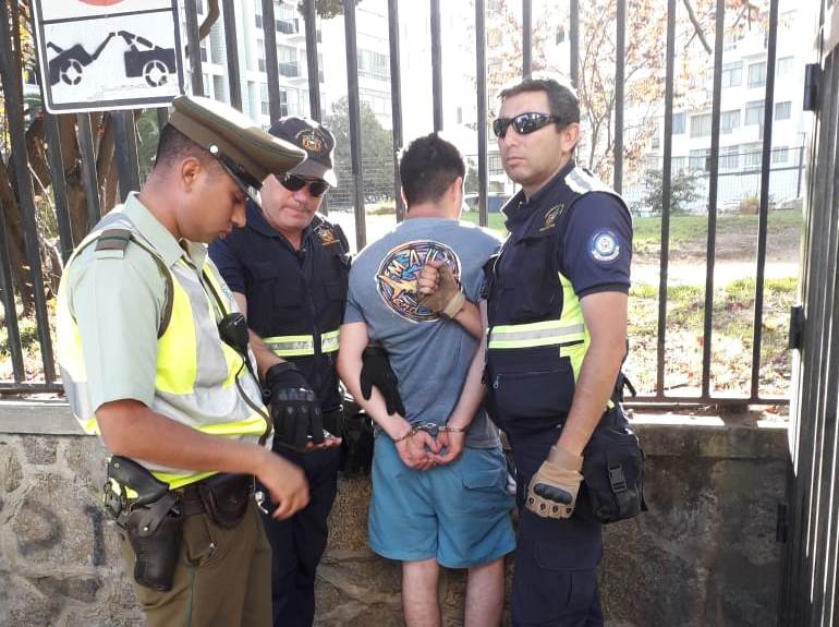 Funcionarios  de Seguridad Ciudadana de Viña del Mar reducen a individuo que había robado celular
