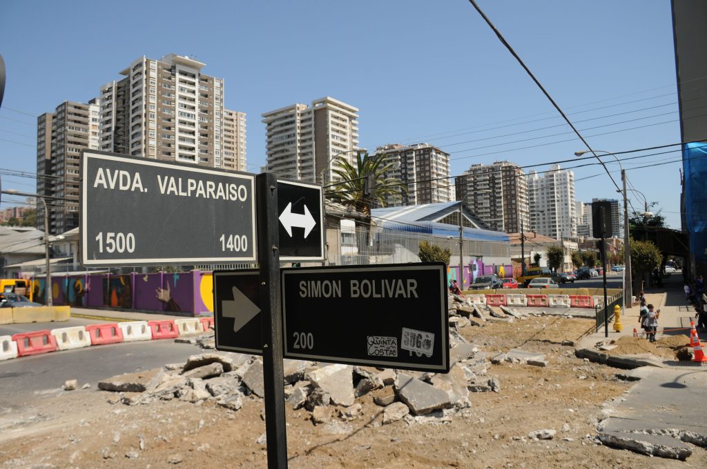 Imagen principal: Municipio reforzará señalética por desvíos de tránsito en intervención de calle Simón Bolívar