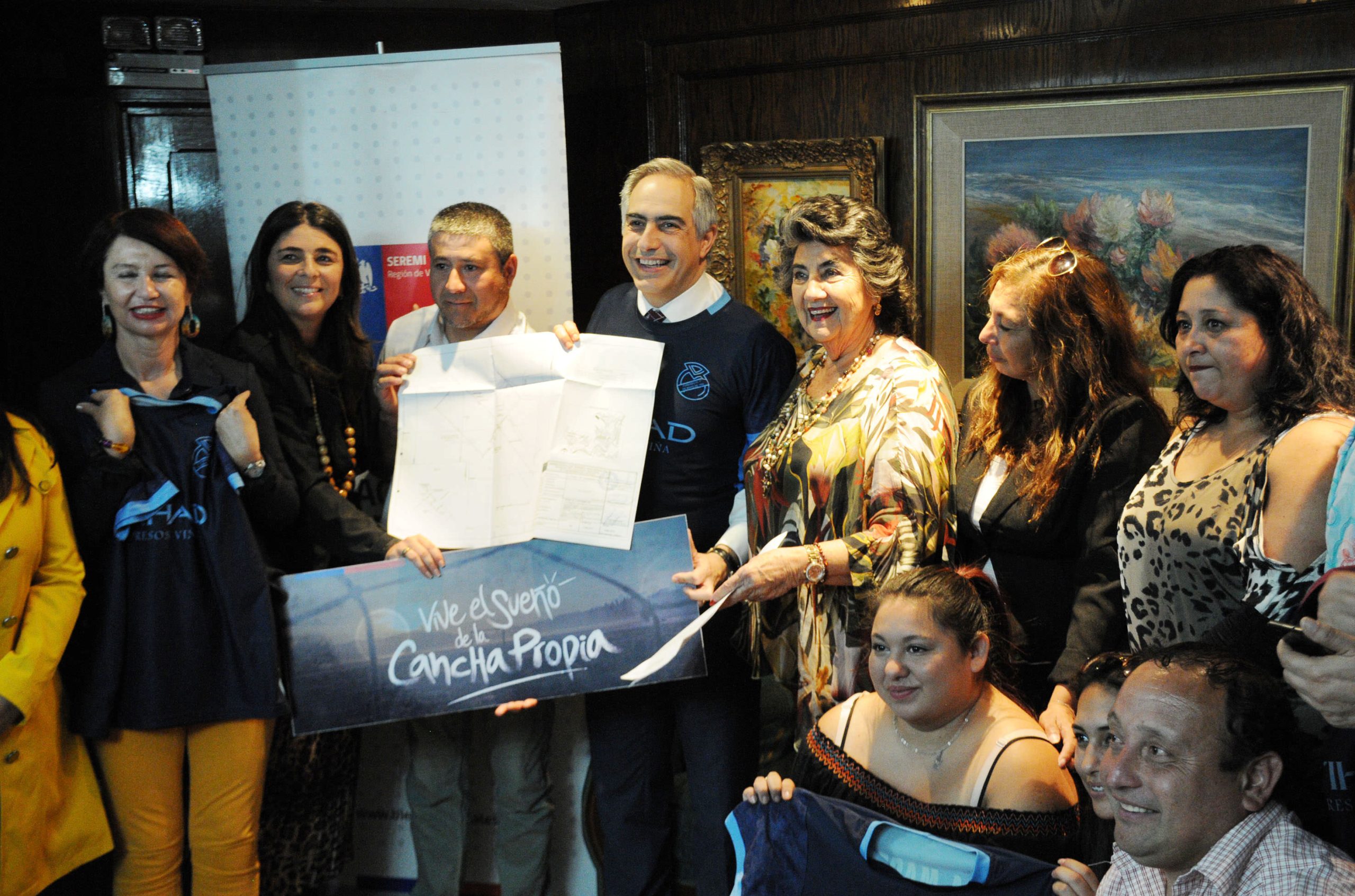 Municipio de Viña del Mar recibe concesión de terreno para que club deportivo cuente con cancha de fútbol