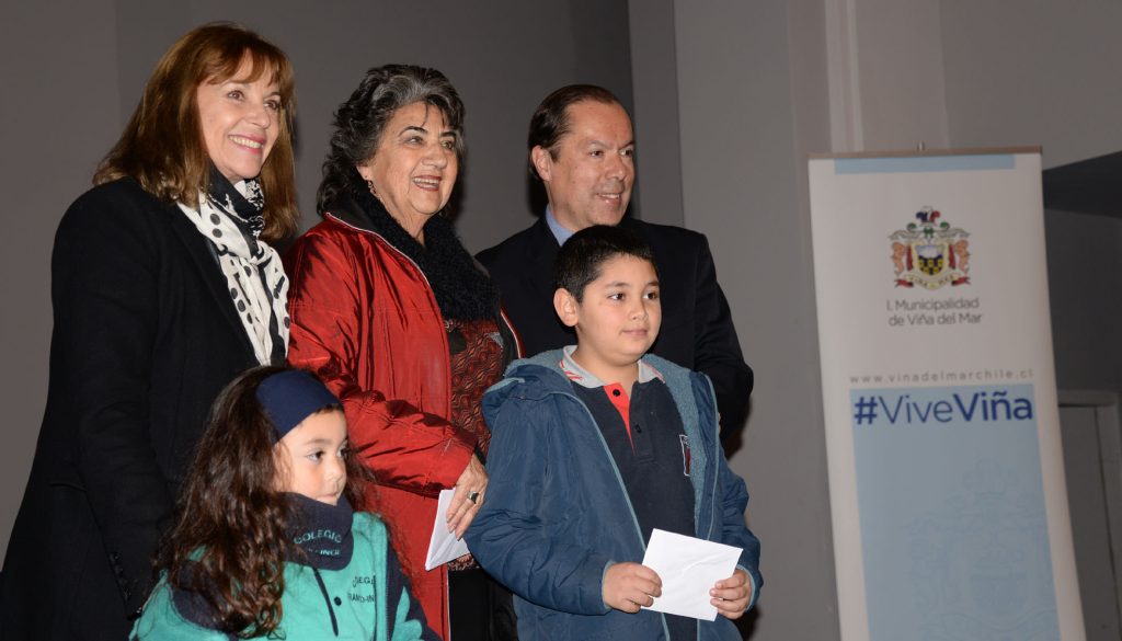 Imagen principal: Más de 900 becas entregó Corporación Municipal a hijos de funcionarios